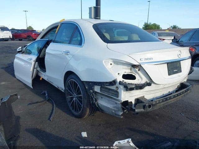 2019 MERCEDES-BENZ C 300 3