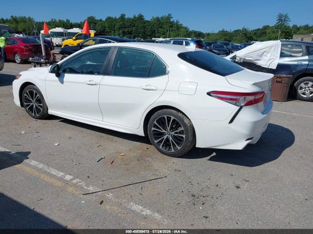 2020 TOYOTA CAMRY SE 3