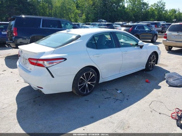 2020 TOYOTA CAMRY SE 4