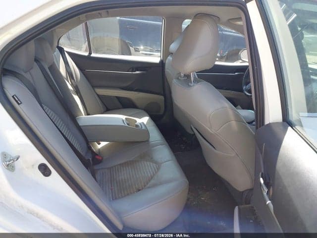 2020 TOYOTA CAMRY SE 8