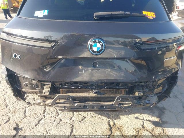 2025 BMW IX XDRIVE50 6