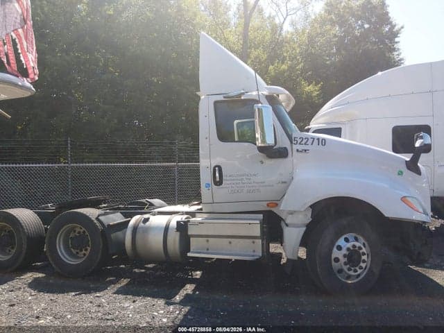 2018 INTERNATIONAL LT 15