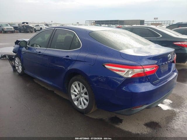 2018 TOYOTA CAMRY LE 3