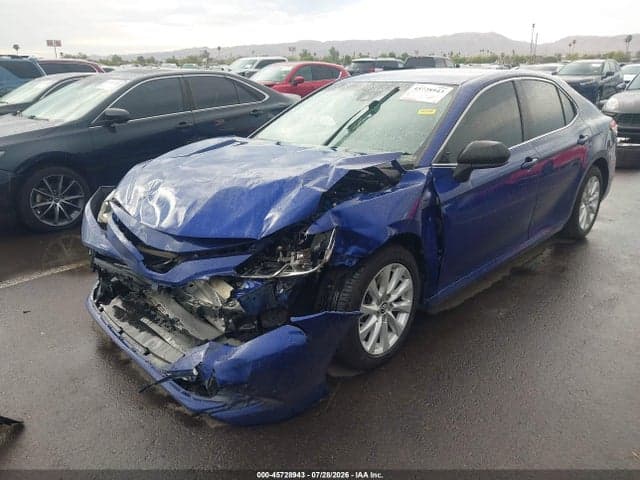 2018 TOYOTA CAMRY LE 6