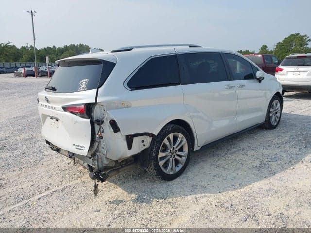 2022 TOYOTA SIENNA PLATINUM 4