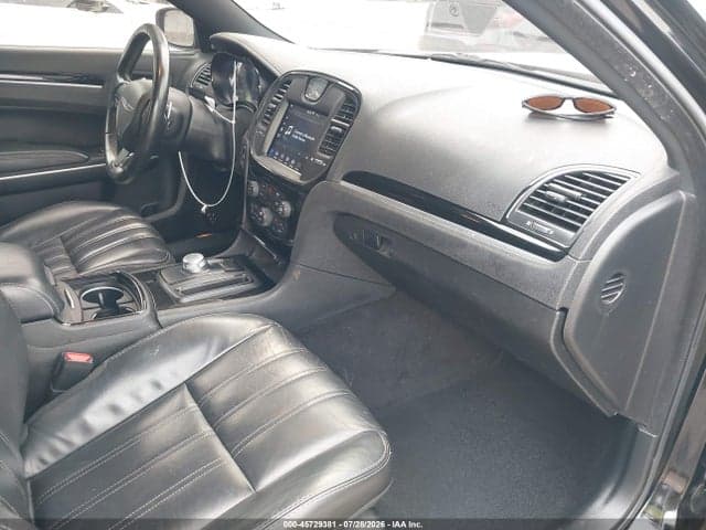 2020 CHRYSLER 300 300S 5