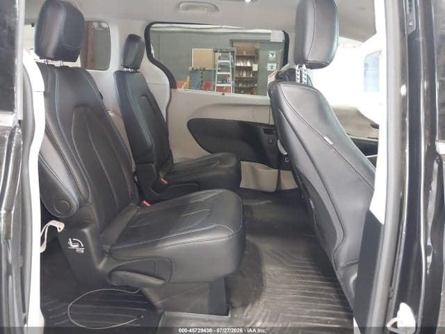 2021 CHRYSLER PACIFICA TOURING L 8