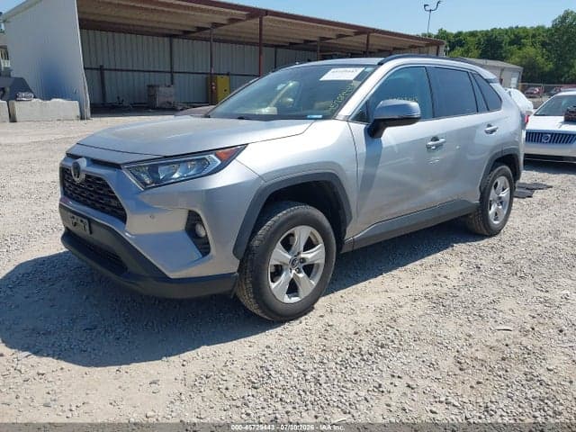 2019 TOYOTA RAV4 XLE 2