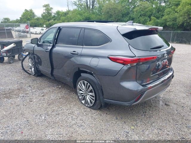 2023 TOYOTA HIGHLANDER PLATINUM 3