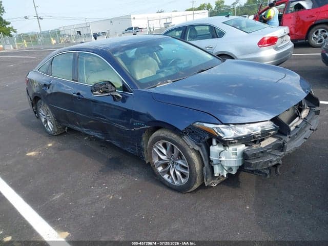 2019 TOYOTA AVALON XLE 1