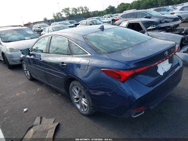 2019 TOYOTA AVALON XLE 3