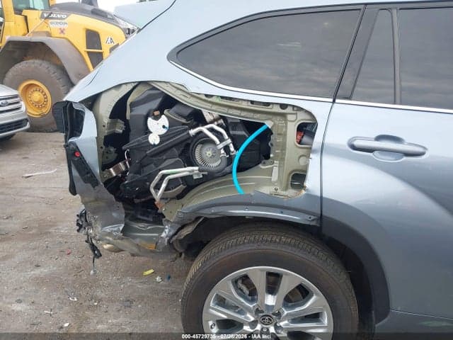 2023 TOYOTA HIGHLANDER LIMITED 6
