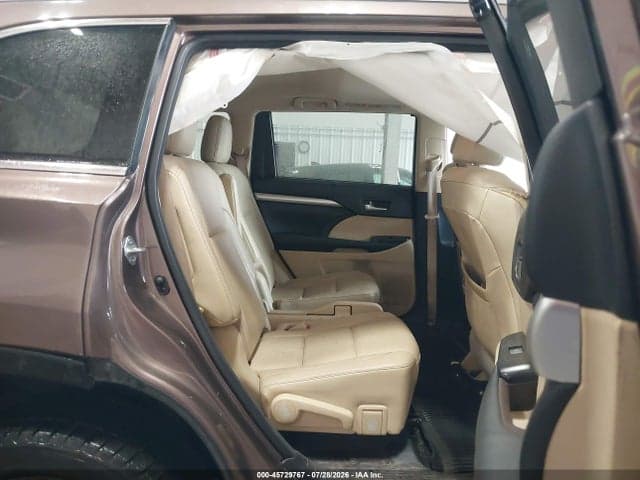 2017 TOYOTA HIGHLANDER XLE 8
