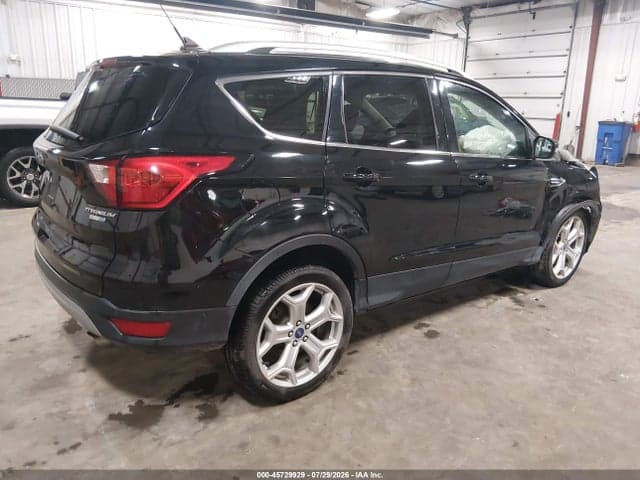 2019 FORD ESCAPE TITANIUM 4