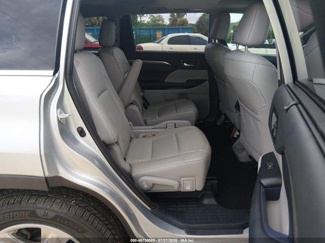 2019 TOYOTA HIGHLANDER LIMITED 8