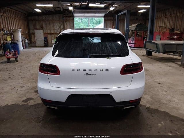 2018 PORSCHE MACAN 16