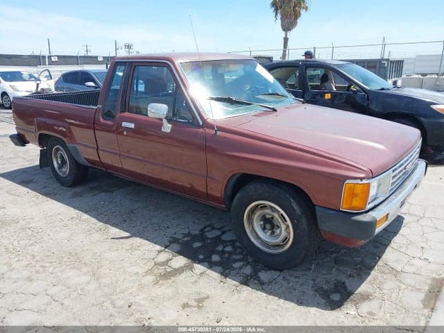 1985 TOYOTA PICKUP XTRACAB RN56 DLX