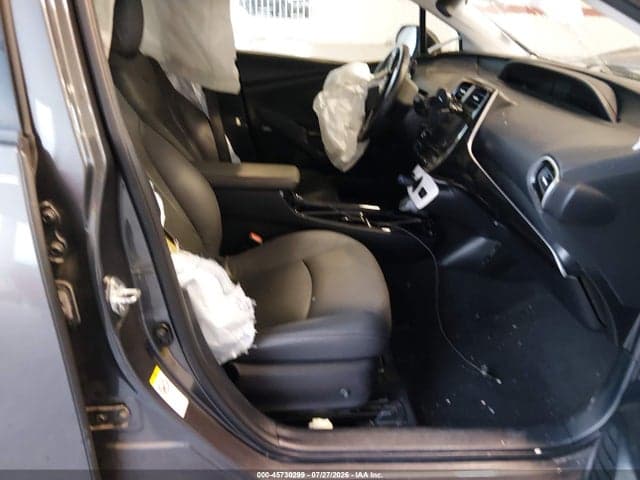 2017 TOYOTA PRIUS THREE 5