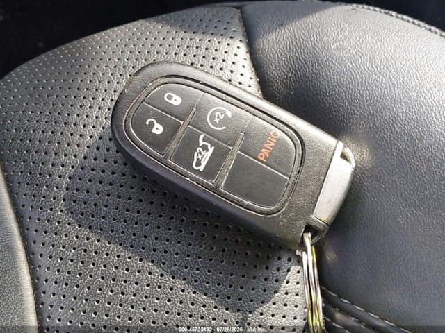 2019 JEEP CHEROKEE LIMITED FWD 11