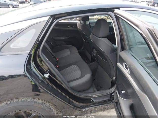 2025 KIA K5 LXS 8