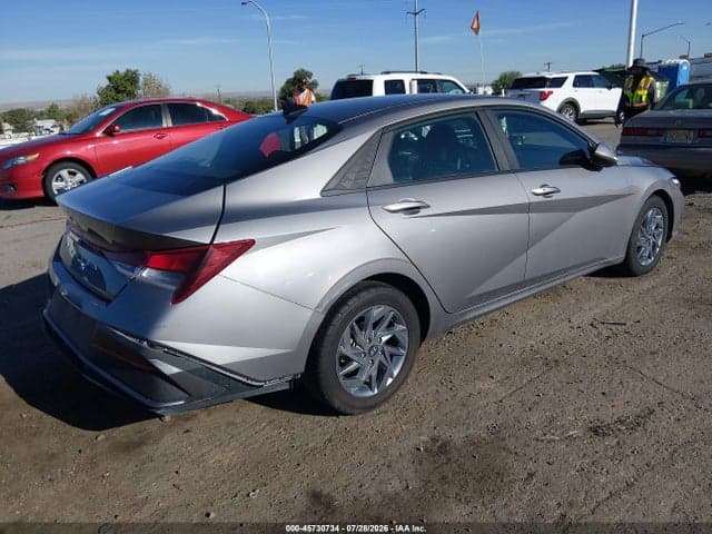 2024 HYUNDAI ELANTRA SEL 4