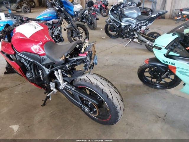 2024 HONDA CBR650 R 3