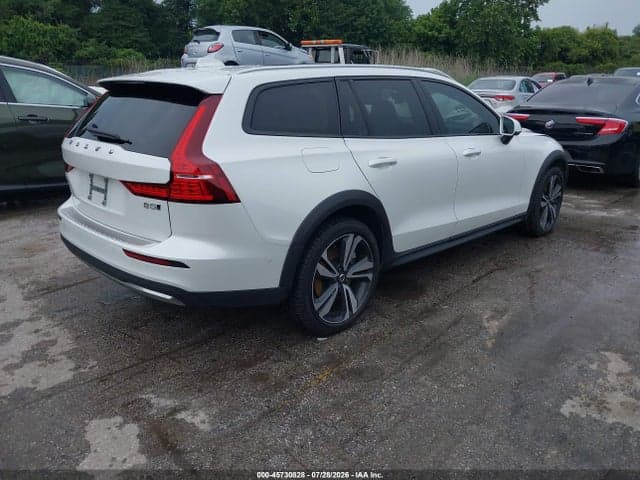 2023 VOLVO V60 CROSS COUNTRY B5 PLUS 4