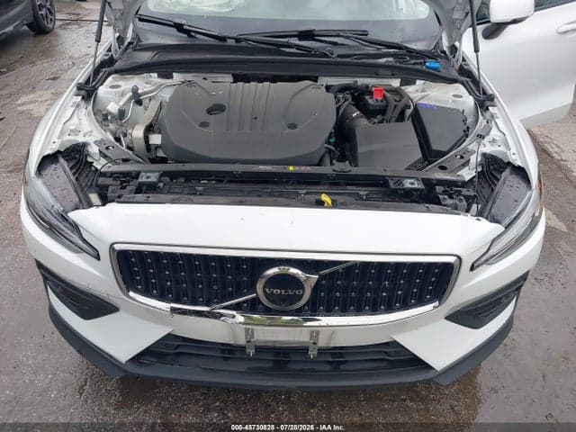 2023 VOLVO V60 CROSS COUNTRY B5 PLUS 10