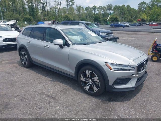 2025 VOLVO V60 CROSS COUNTRY PLUS, B5 AWD GAS (MILD HYBRID)