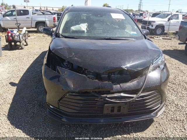 2026 TOYOTA SIENNA XLE 6