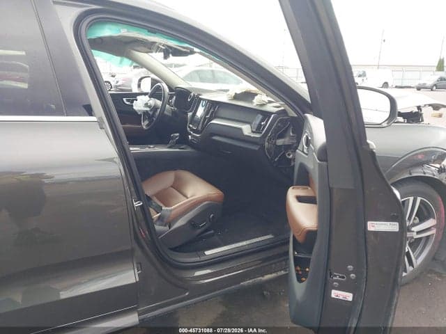 2018 VOLVO XC60 T5 MOMENTUM 5