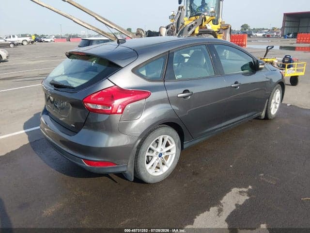 2017 FORD FOCUS SE 4