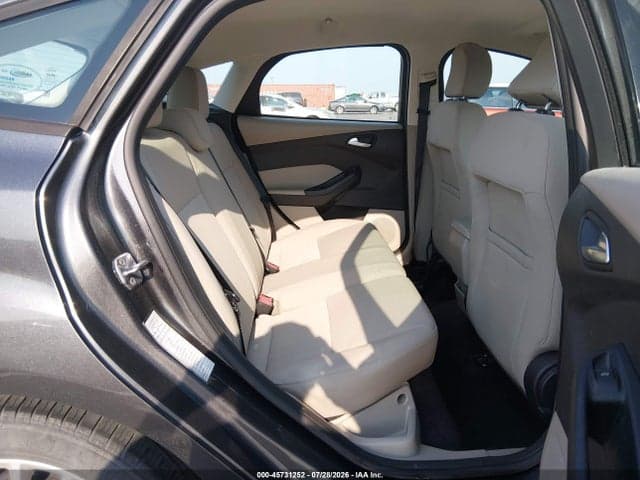 2017 FORD FOCUS SE 8