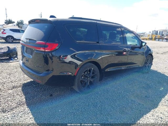 2025 CHRYSLER PACIFICA LIMITED 4