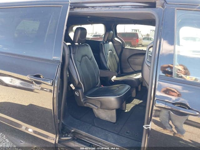 2025 CHRYSLER PACIFICA LIMITED 8