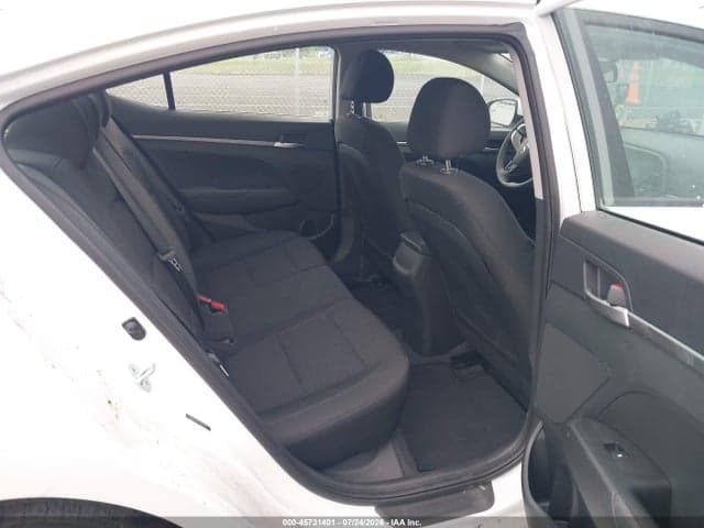 2019 HYUNDAI ELANTRA SE 8