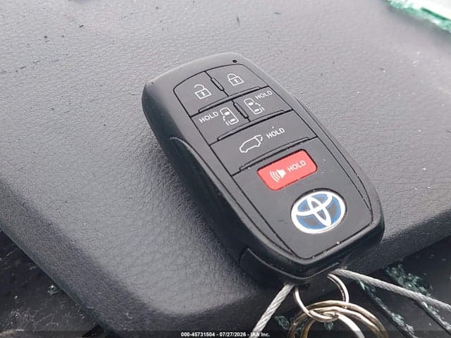 2023 TOYOTA SIENNA XLE 11