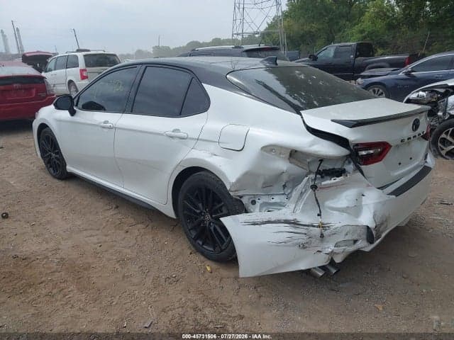 2023 TOYOTA CAMRY XSE AWD 3