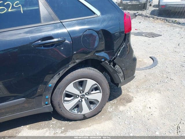 2018 KIA NIRO LX 6