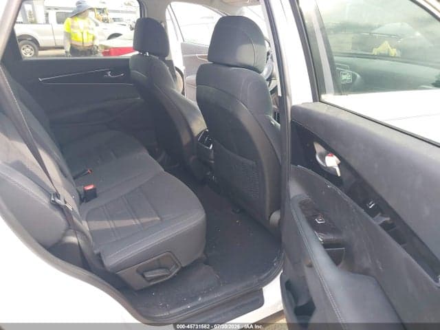 2017 KIA SORENTO 2.4L LX 8