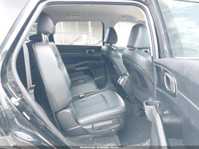 2024 KIA SORENTO S 8