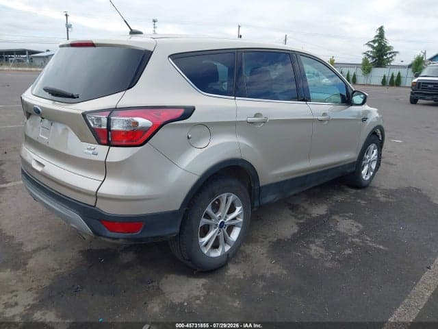 2017 FORD ESCAPE SE 4