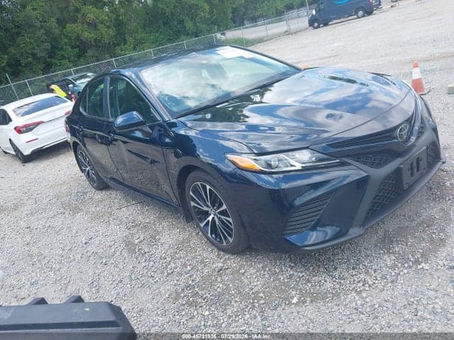2019 TOYOTA CAMRY SE 1