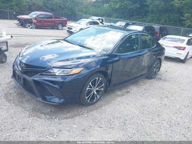 2019 TOYOTA CAMRY SE 2