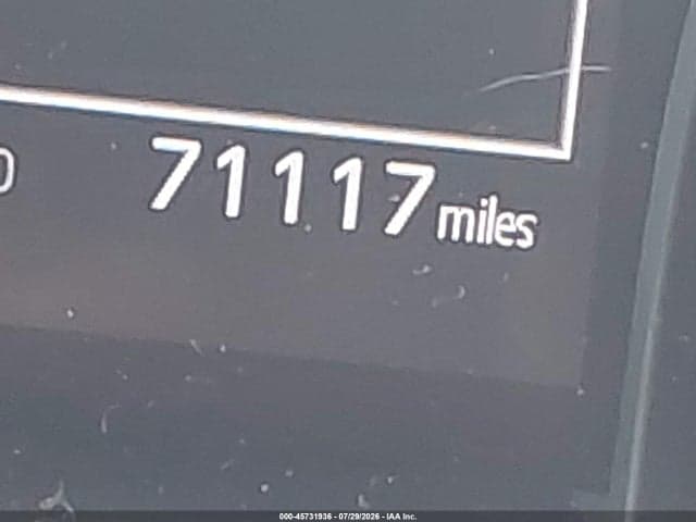 2019 TOYOTA CAMRY SE 16