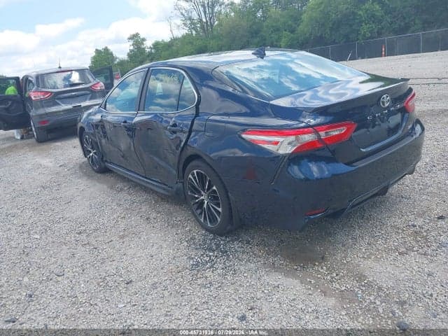 2019 TOYOTA CAMRY SE 3