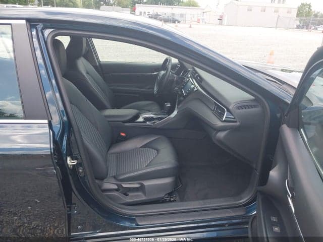 2019 TOYOTA CAMRY SE 5