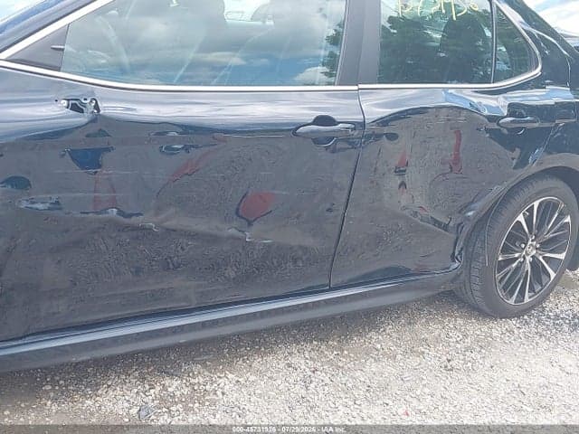 2019 TOYOTA CAMRY SE 6