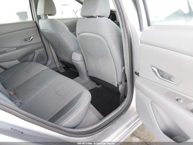 2021 HYUNDAI ELANTRA SE 8