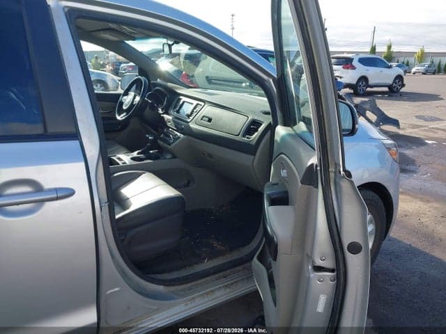 2017 KIA SEDONA LX 5